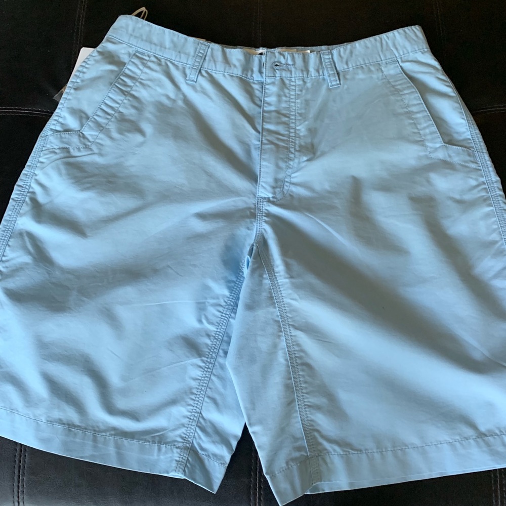 Mountain Khakis men’s shorts.  Size 32